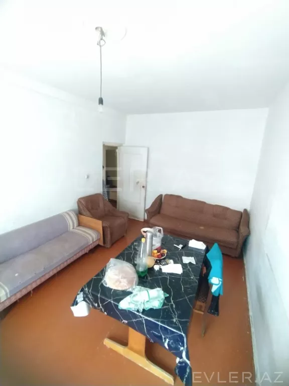 Satılır, köhnə tikili