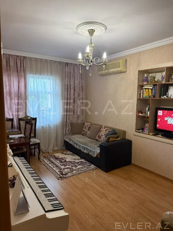 Satılır, köhnə tikili