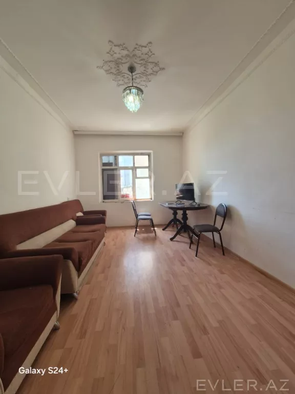 Satılır, köhnə tikili