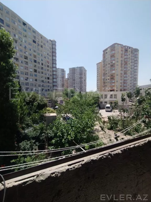 Satılır, köhnə tikili