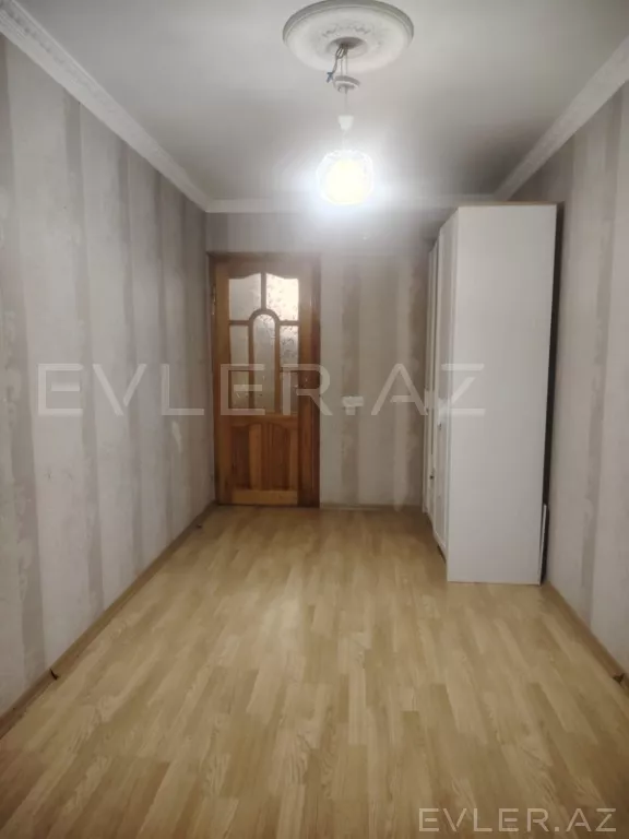 Satılır, köhnə tikili