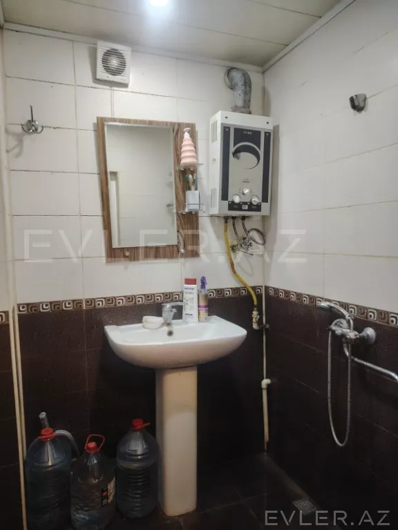 Satılır, köhnə tikili
