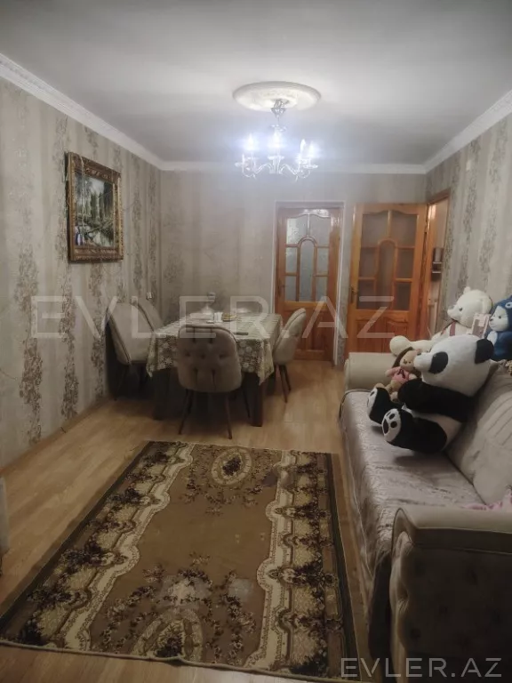Satılır, köhnə tikili