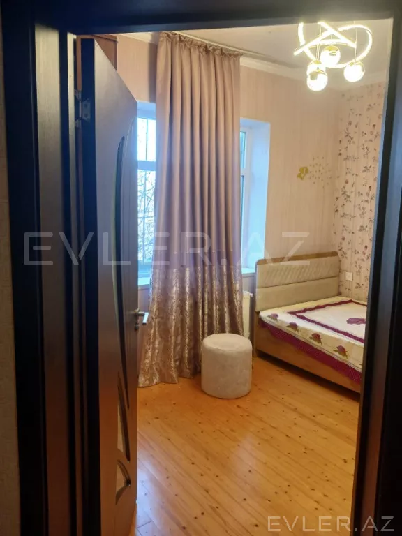 Satılır, həyət evi/villa
