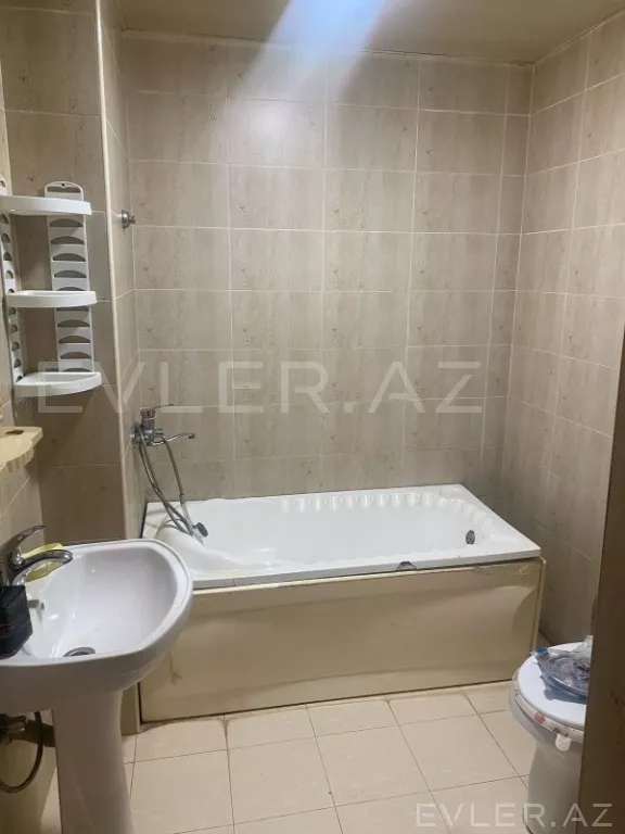 Aylıq, köhnə tikili