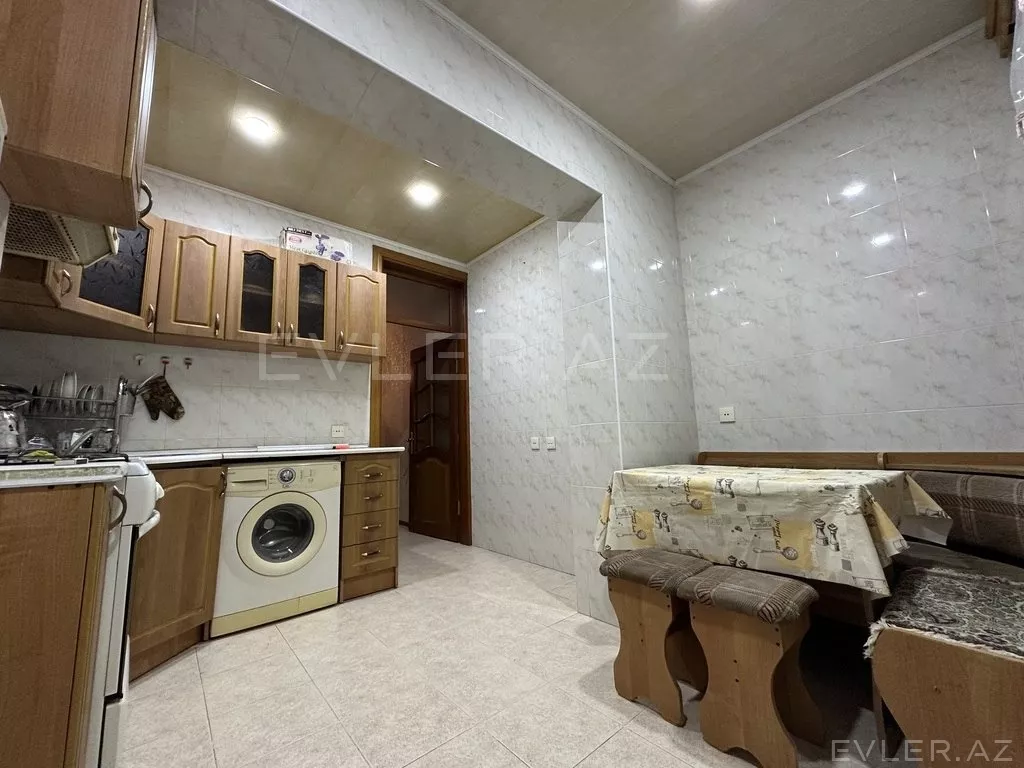 Satılır, köhnə tikili