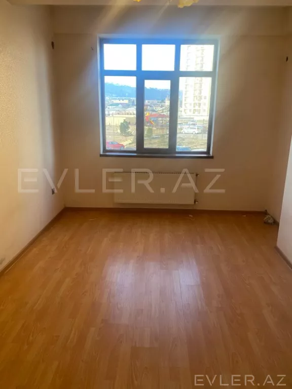 Aylıq, köhnə tikili