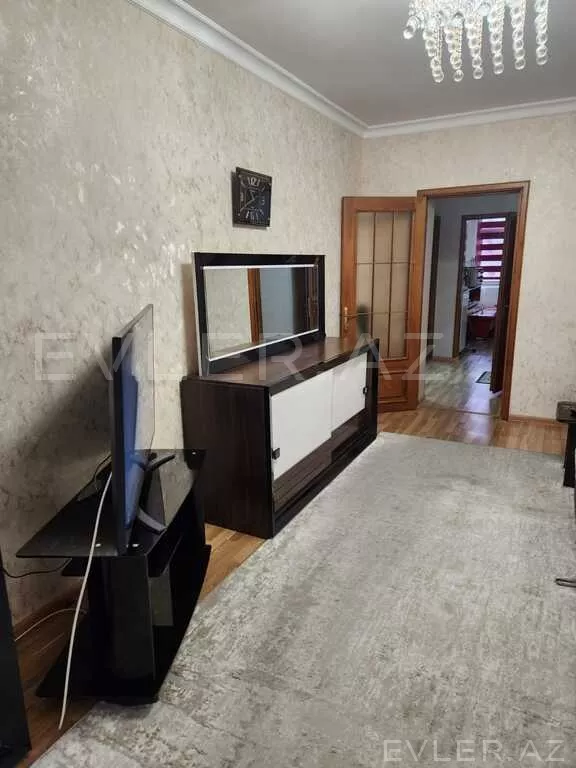 Satılır, köhnə tikili