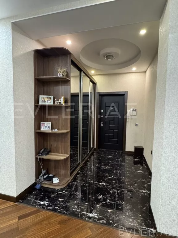 Satılır, yeni tikili