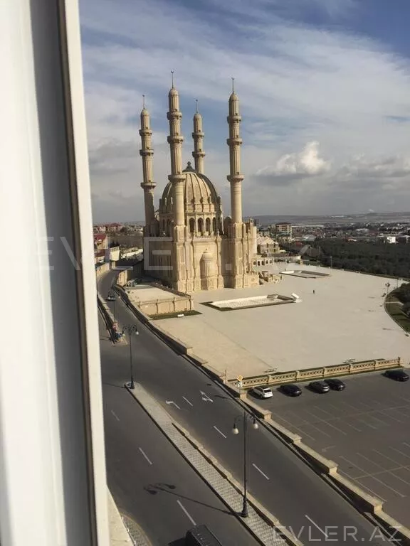 Satılır, köhnə tikili