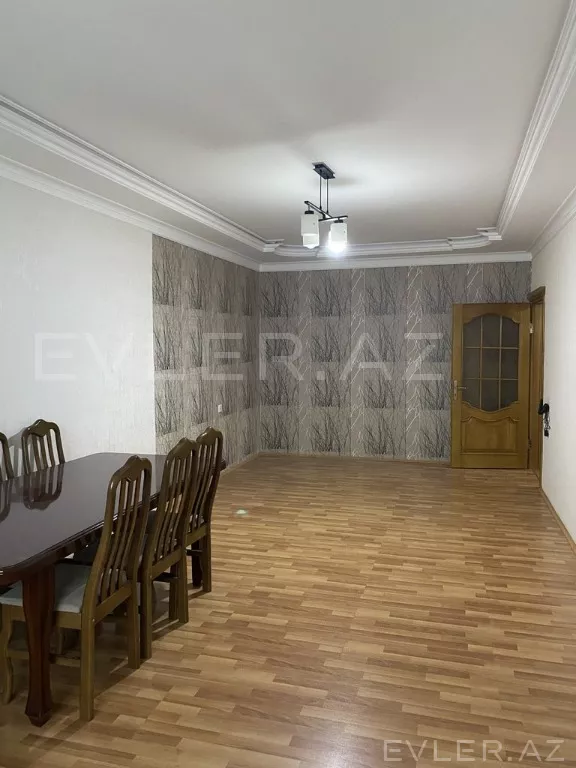 Satılır, köhnə tikili