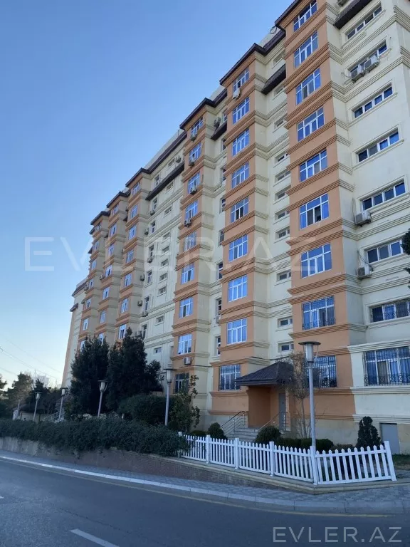 Satılır, köhnə tikili