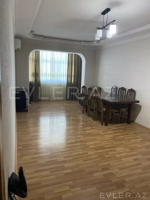 Satılır, köhnə tikili