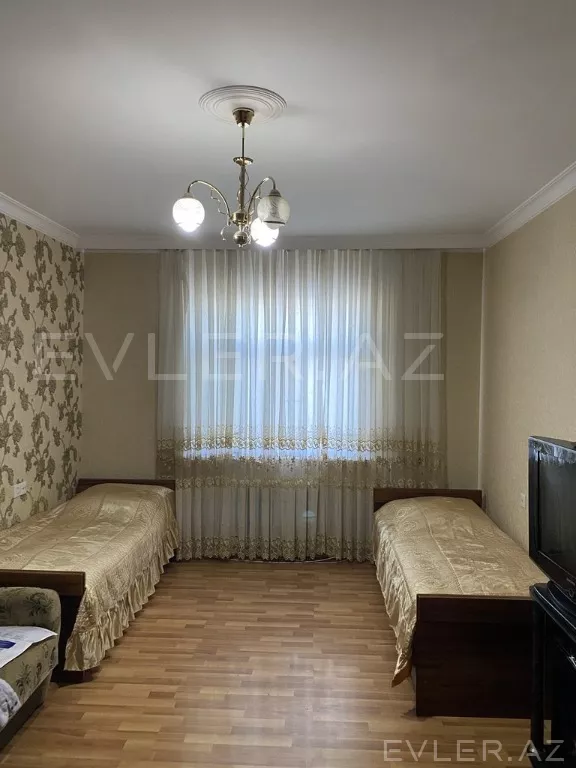 Satılır, köhnə tikili