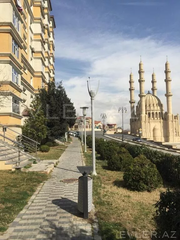 Satılır, köhnə tikili