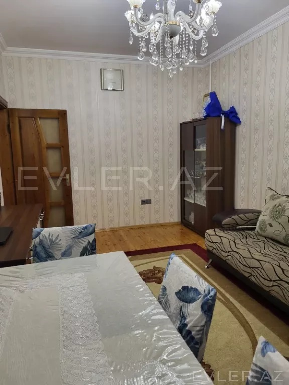 Satılır, köhnə tikili