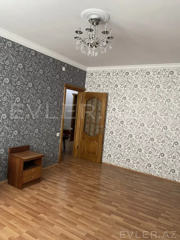 Satılır, köhnə tikili