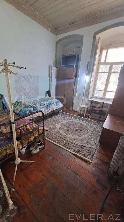 Aylıq, köhnə tikili