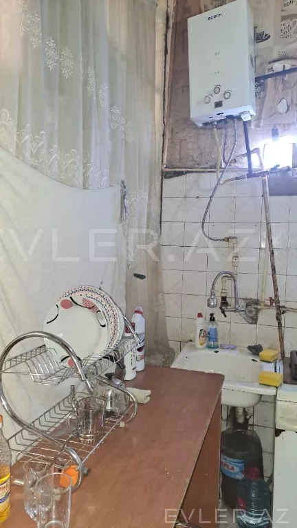 Aylıq, köhnə tikili