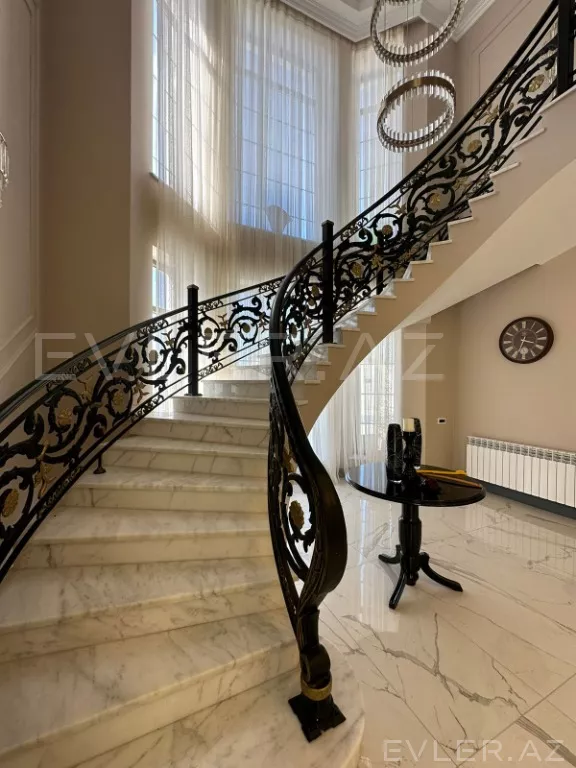 Satılır, həyət evi/villa