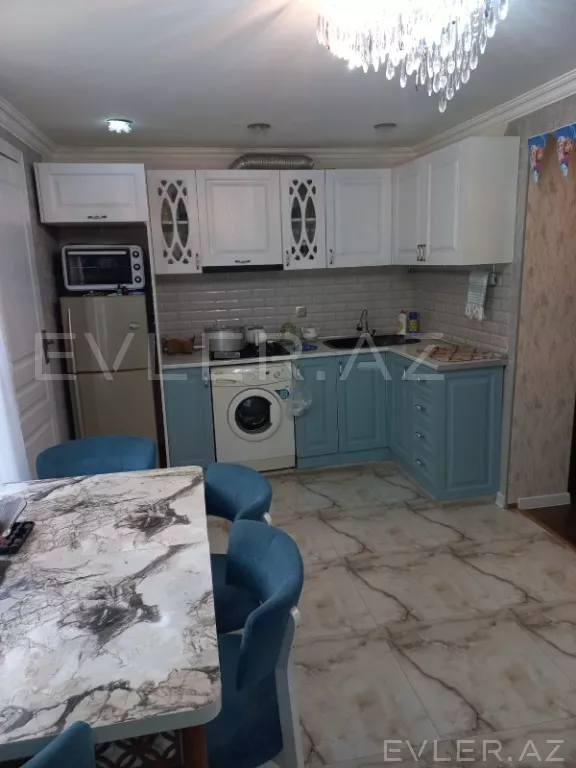 Satılır, köhnə tikili