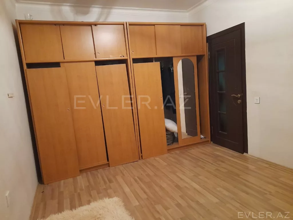 Satılır, köhnə tikili