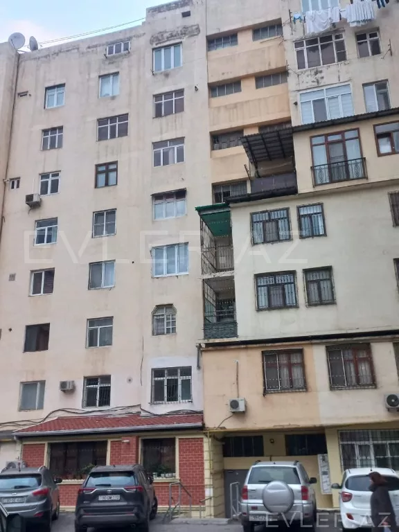 Satılır, köhnə tikili