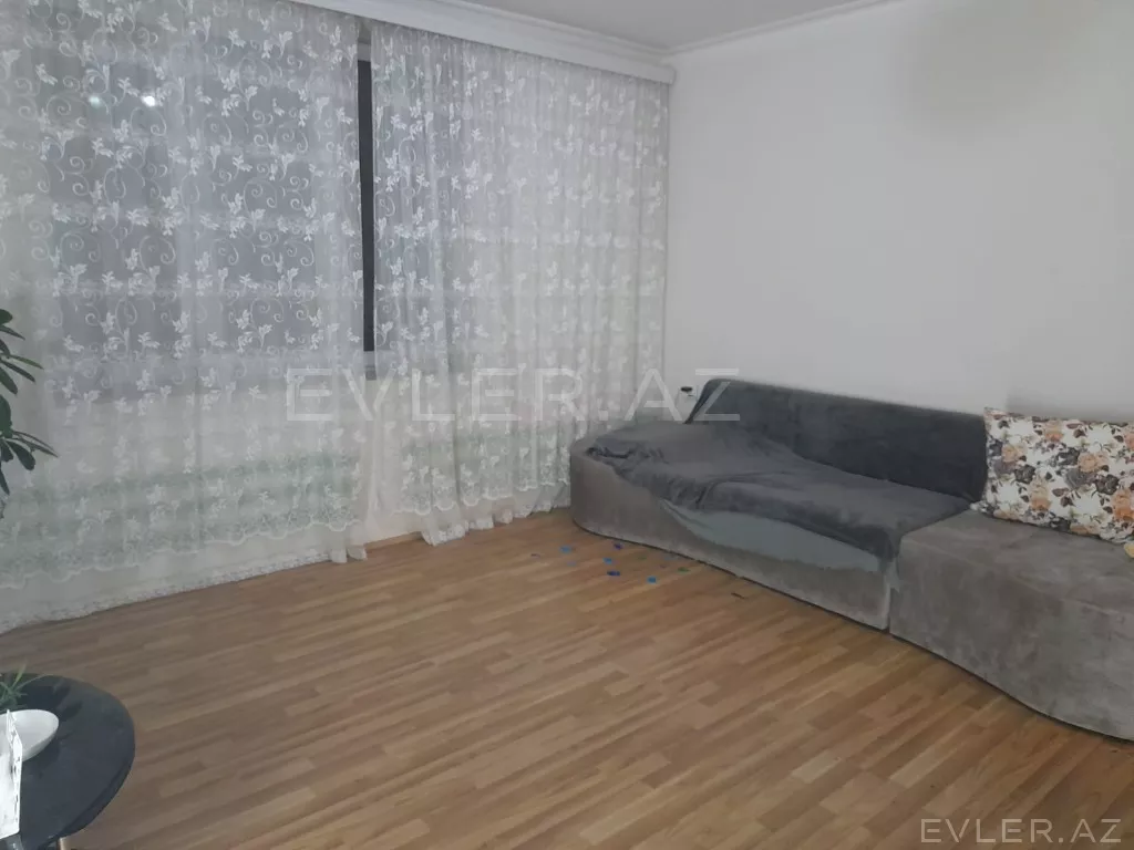Satılır, köhnə tikili