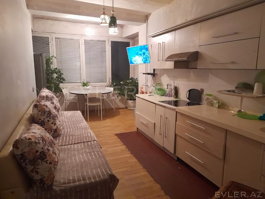 Satılır, köhnə tikili