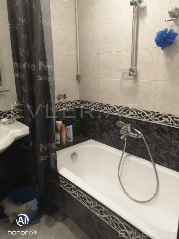 Aylıq, köhnə tikili