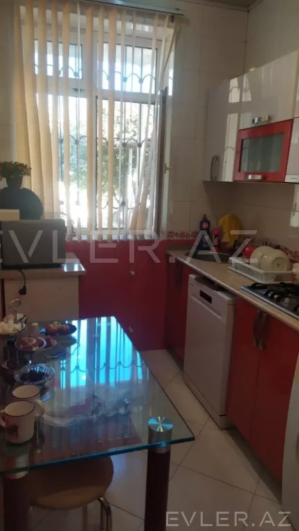Satılır, həyət evi/villa
