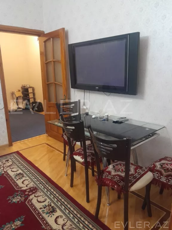Aylıq, köhnə tikili