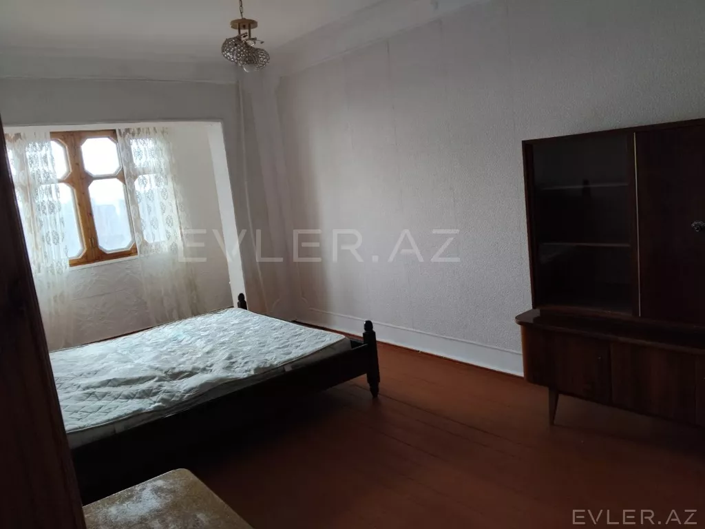 Aylıq, köhnə tikili