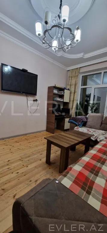 Satılır, həyət evi/villa