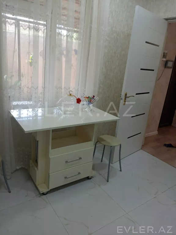 Satılır, həyət evi/villa