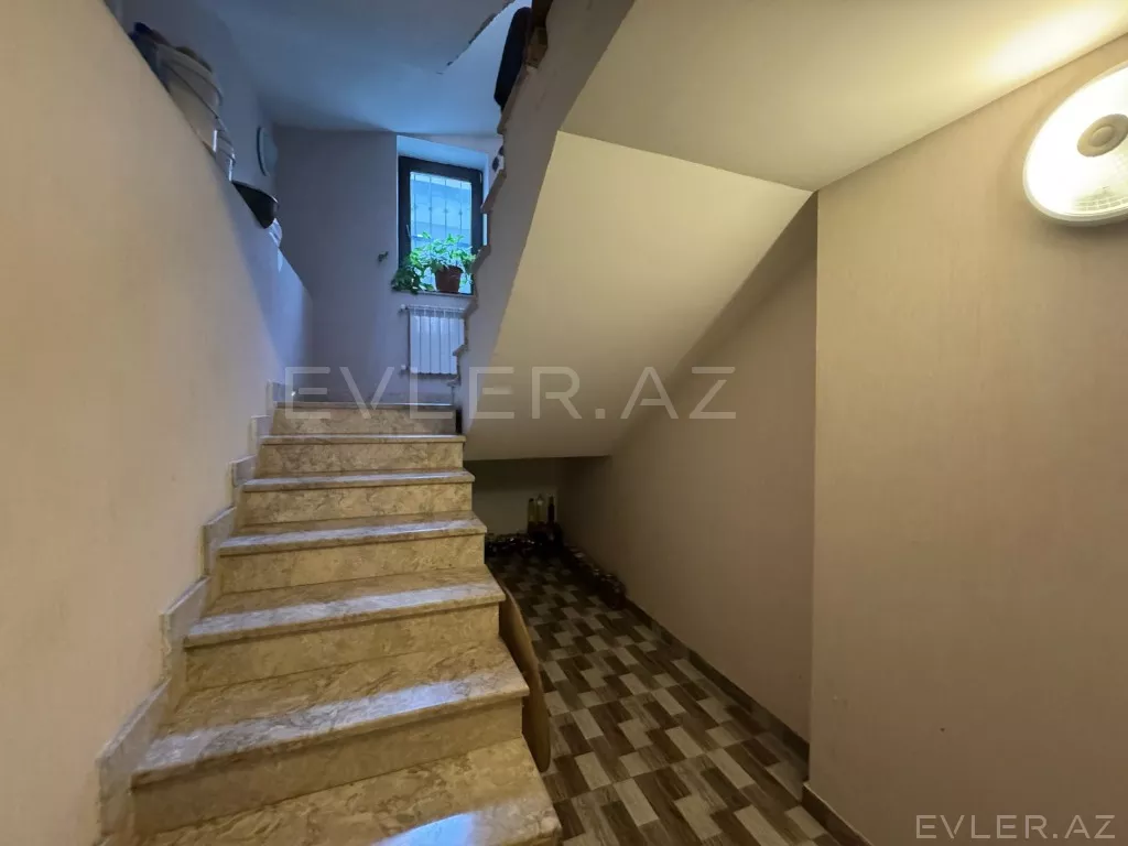 Satılır, həyət evi/villa
