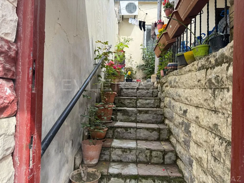 Satılır, həyət evi/villa