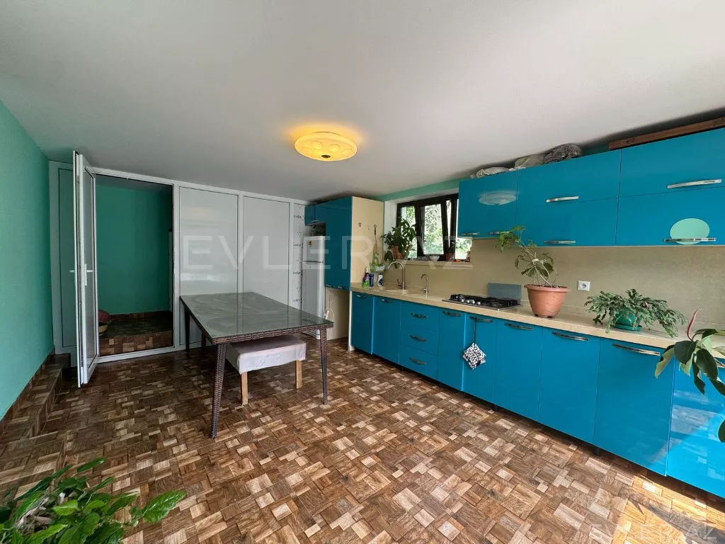 Satılır, həyət evi/villa