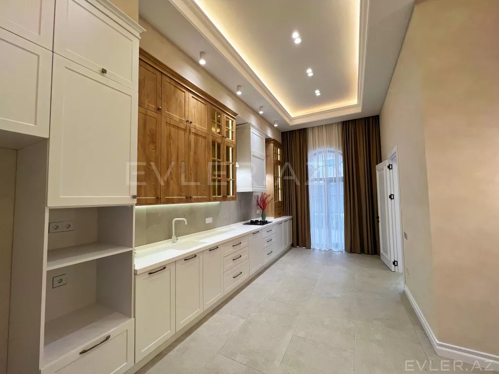 Satılır, həyət evi/villa