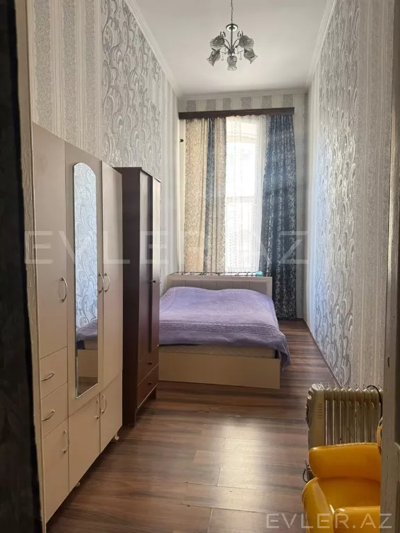 Aylıq, köhnə tikili