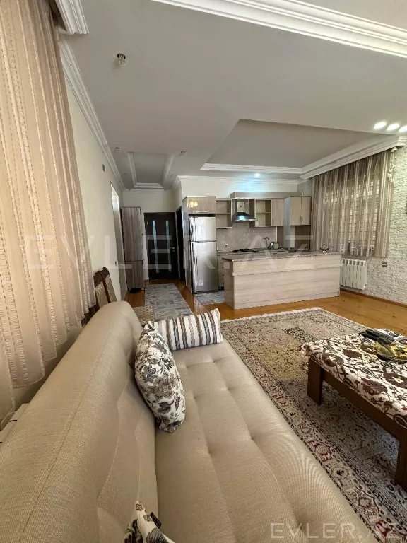 Satılır, həyət evi/villa