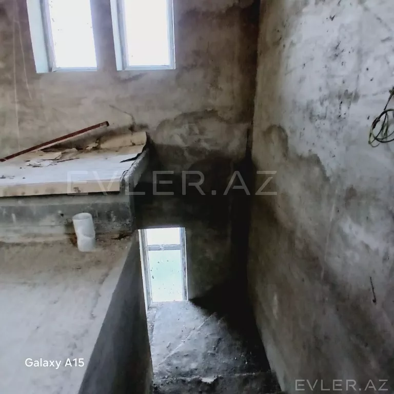 Satılır, həyət evi/villa