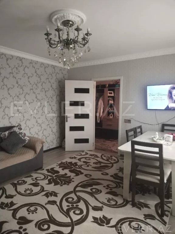 Satılır, köhnə tikili