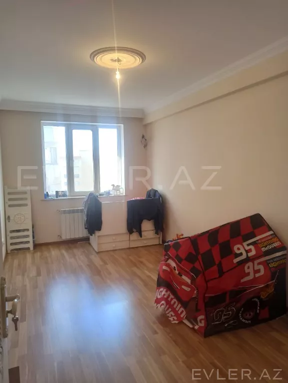 Satılır, yeni tikili
