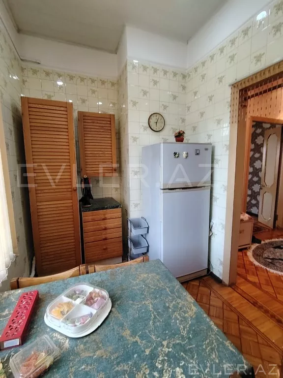 Aylıq, köhnə tikili