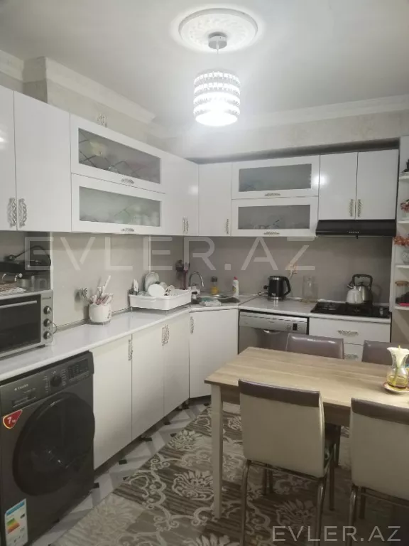 Satılır, köhnə tikili