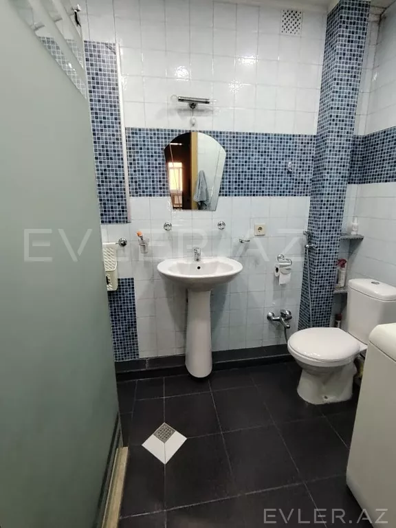 Aylıq, köhnə tikili