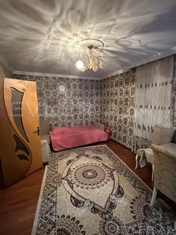 Satılır, köhnə tikili