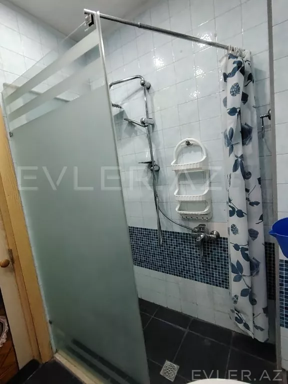 Aylıq, köhnə tikili