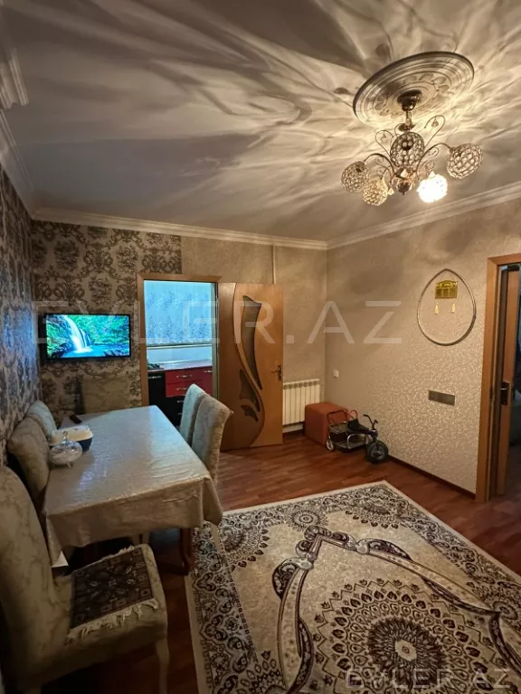 Satılır, köhnə tikili